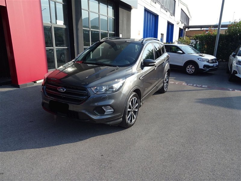 Ford Kuga 2.0 TDCI 150 CV S&S 4WD Powershift ST-Line  del 2018 usata a Lucca