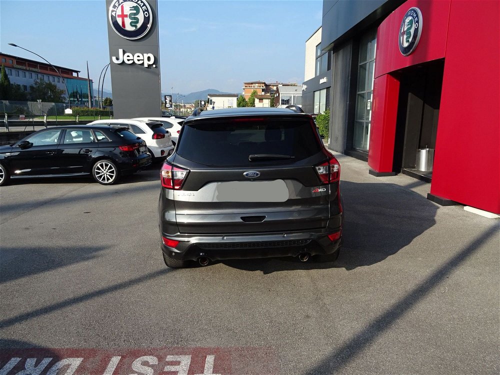 Ford Kuga 2.0 TDCI 150 CV S&S 4WD Powershift ST-Line  del 2018 usata a Lucca (4)