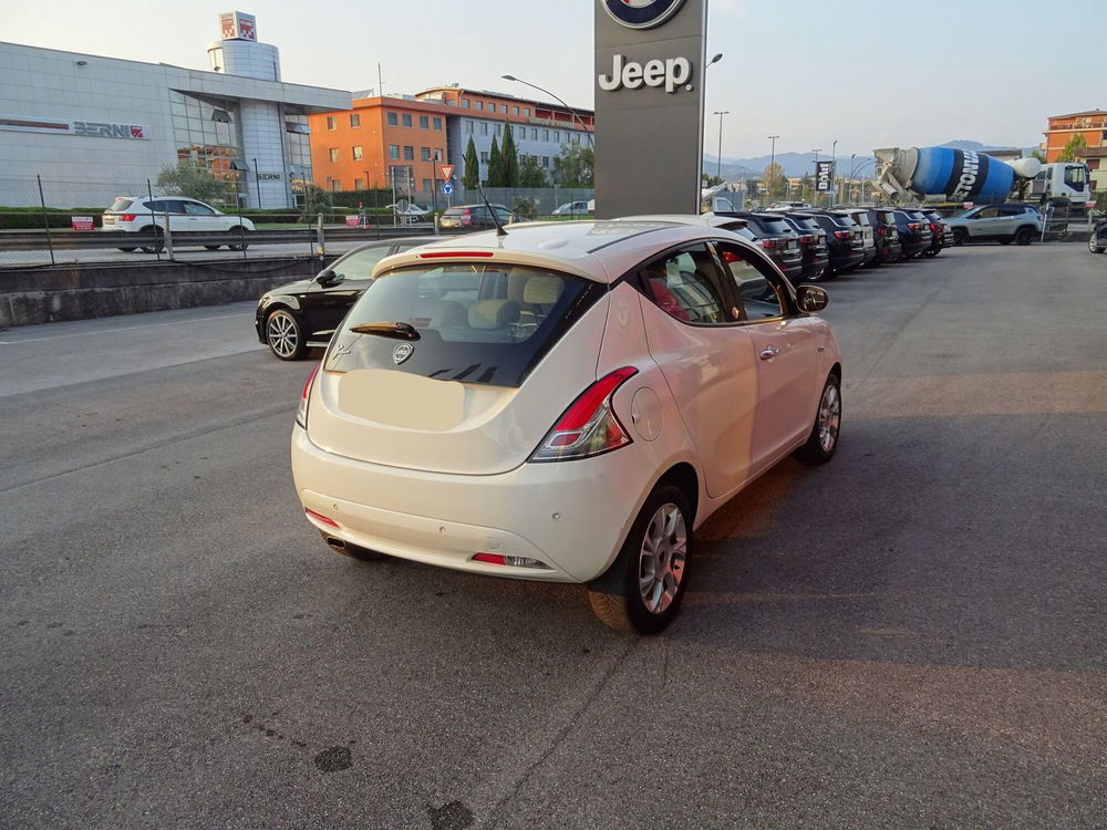 Lancia Ypsilon usata a Lucca (5)