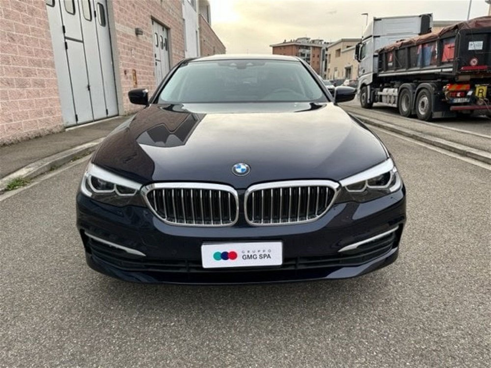 BMW Serie 5 520d xDrive Business  del 2019 usata a Vinci (2)