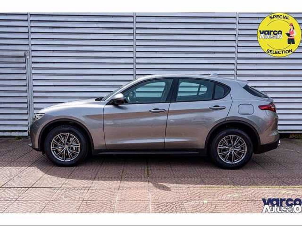 Alfa Romeo Stelvio usata a Milano (2)