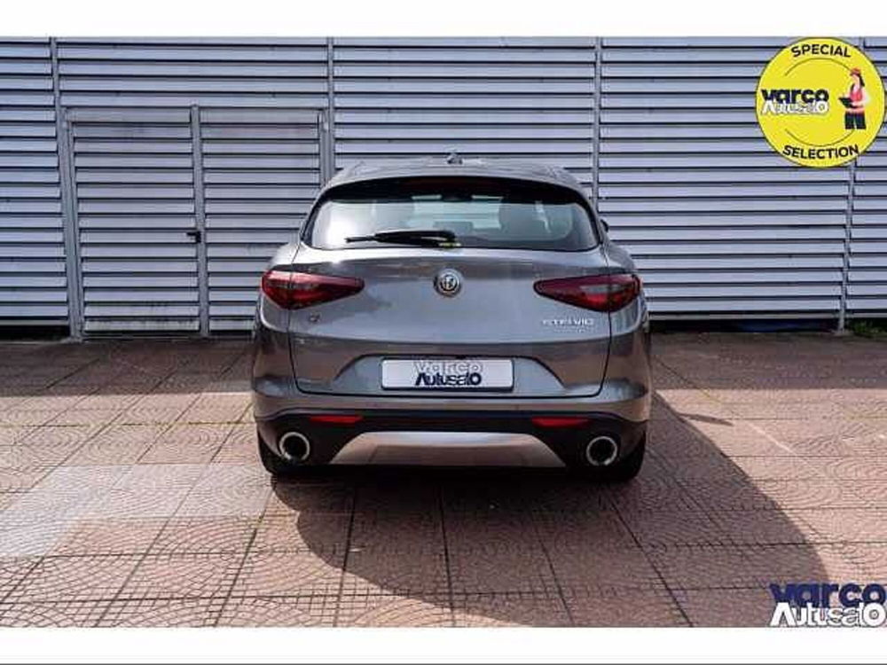 Alfa Romeo Stelvio usata a Milano (4)