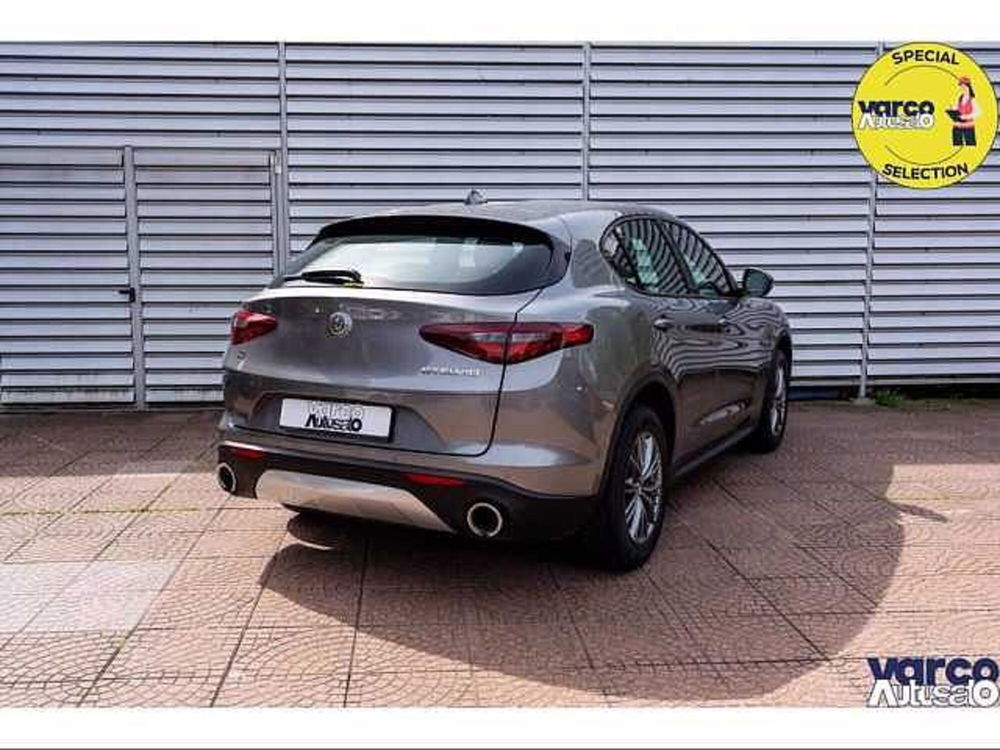 Alfa Romeo Stelvio usata a Milano (6)