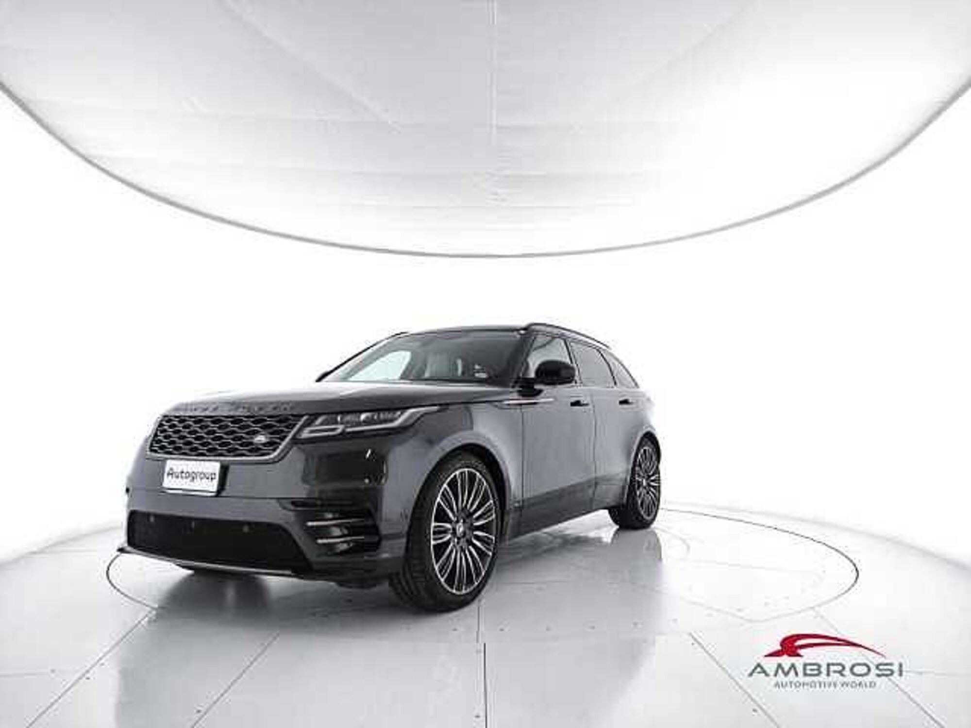 Land Rover Range Rover Velar 3.0 V6 SD6 300 CV R-Dynamic SE del 2017 usata a Corciano