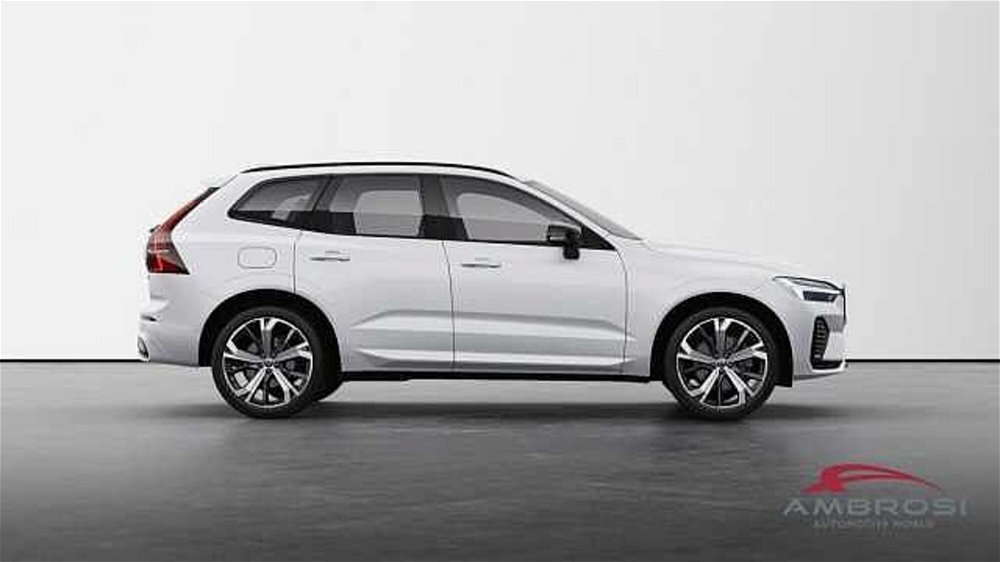 Volvo XC60 T6 Recharge AWD Plug-in Hybrid aut. Ultimate Dark nuova a Corciano (3)