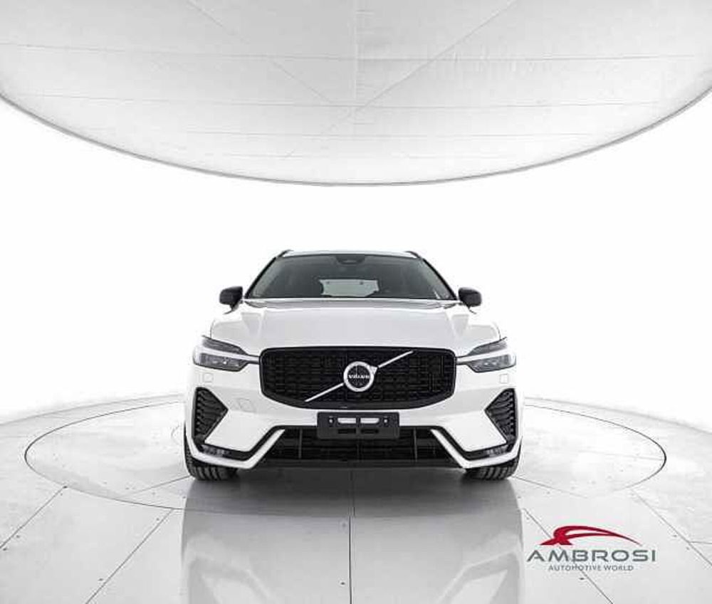 Volvo XC60 B4 (d) AWD automatico Ultimate Dark nuova a Corciano (5)