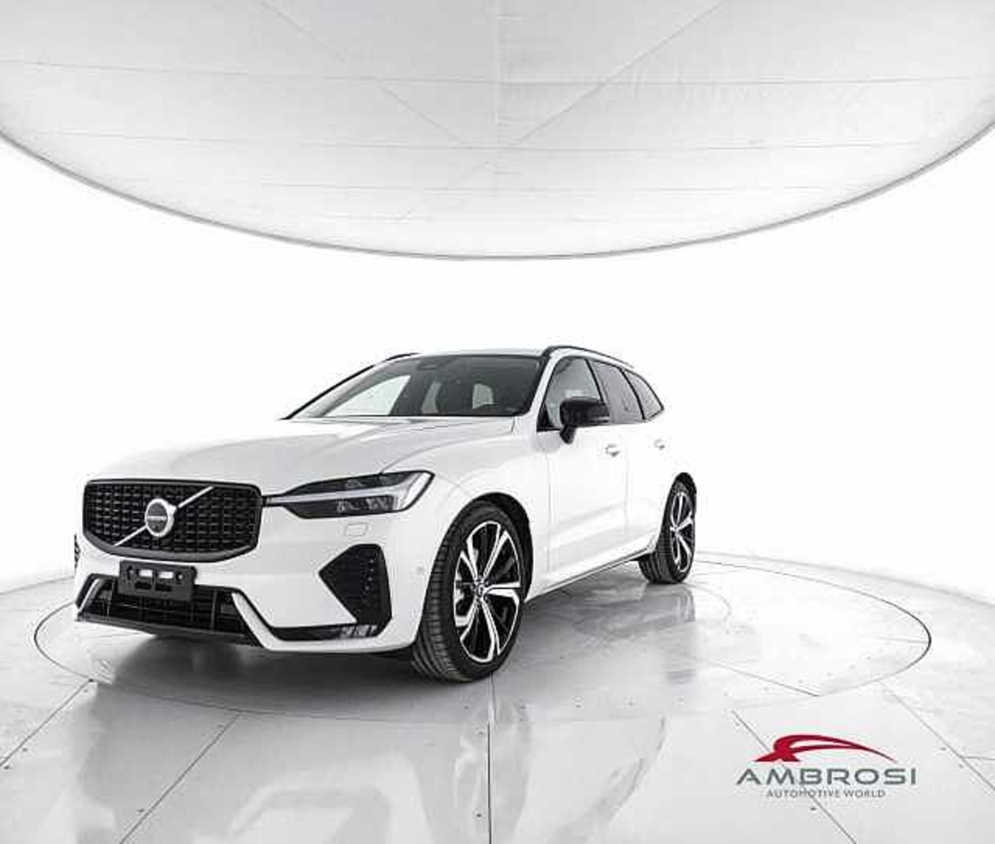 Volvo XC60 B4 (d) AWD automatico Ultimate Dark nuova a Viterbo