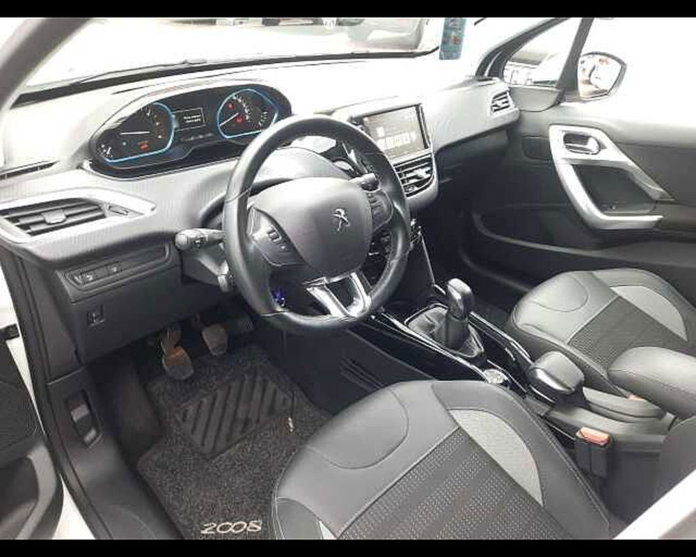 Peugeot 2008 usata a Napoli (13)