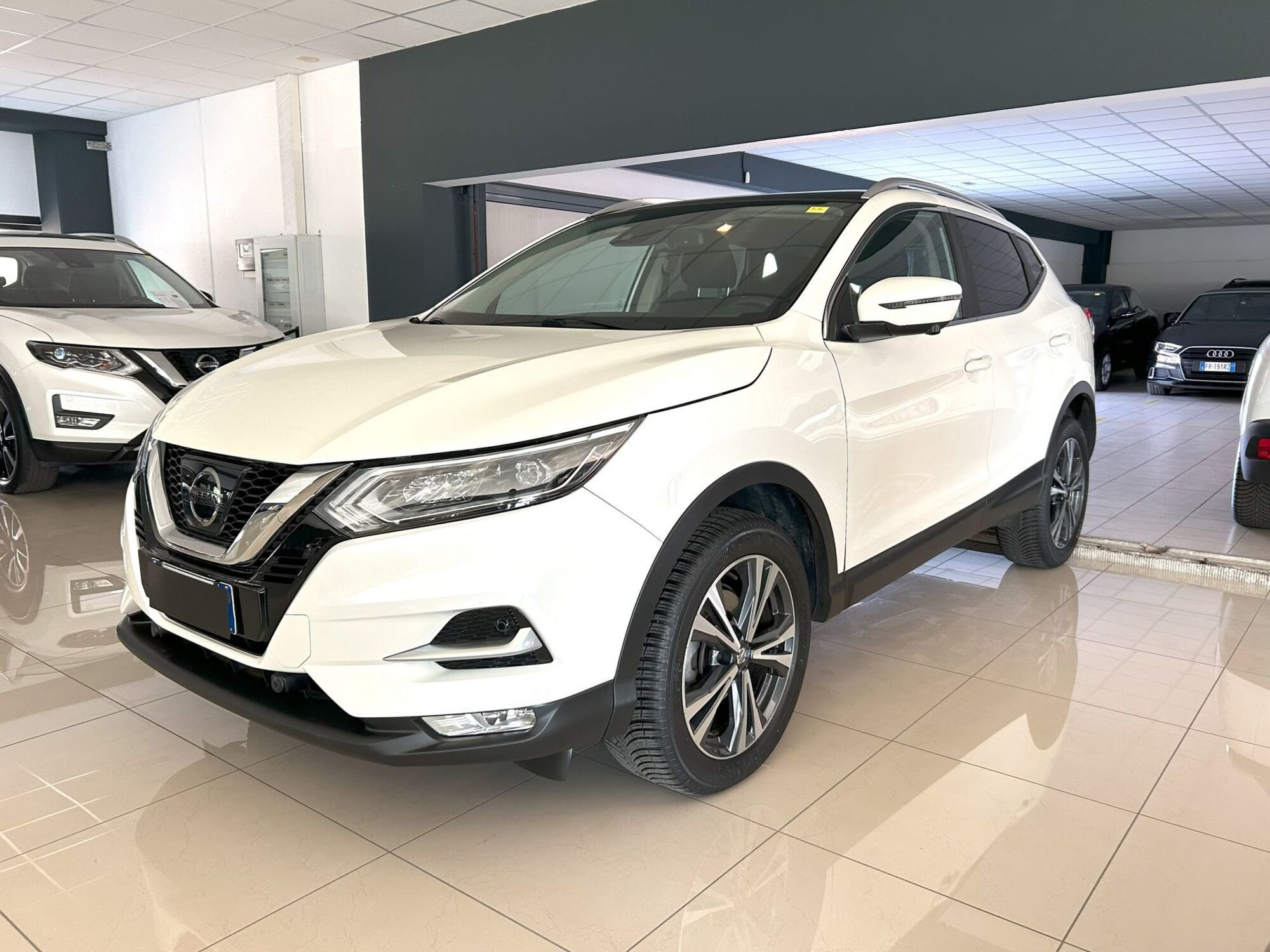 Nissan Qashqai 1.2 DIG-T N-Connecta  del 2018 usata a Ferrara