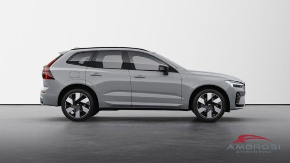 Volvo XC60 T6 Recharge AWD Plug-in Hybrid aut. Ultimate Dark nuova a Corciano (4)