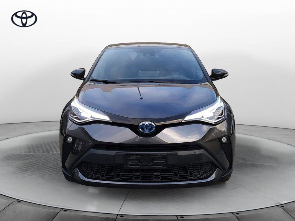 Toyota Toyota C-HR nuova a Como (4)