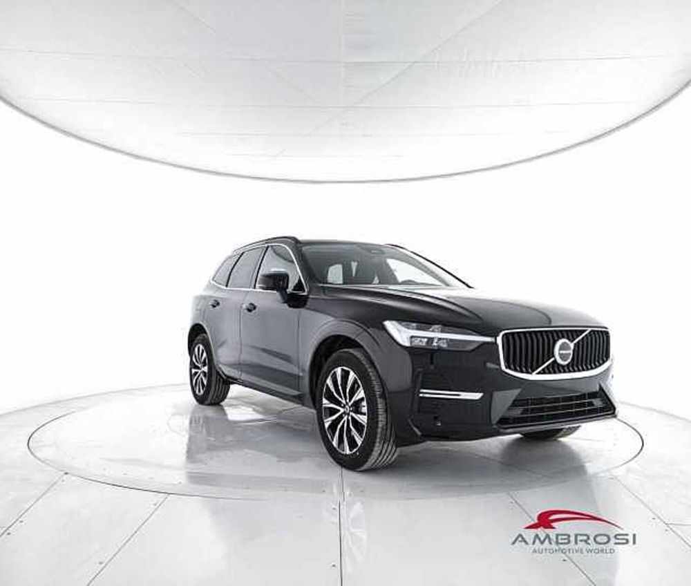 Volvo XC60 B4 (d) AWD automatico Plus Dark nuova a Corciano (2)