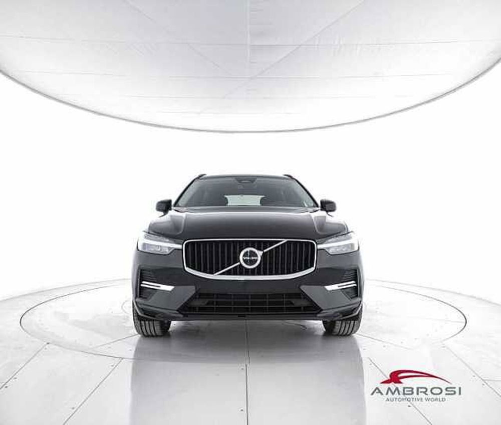 Volvo XC60 B4 (d) AWD automatico Plus Dark nuova a Corciano (5)