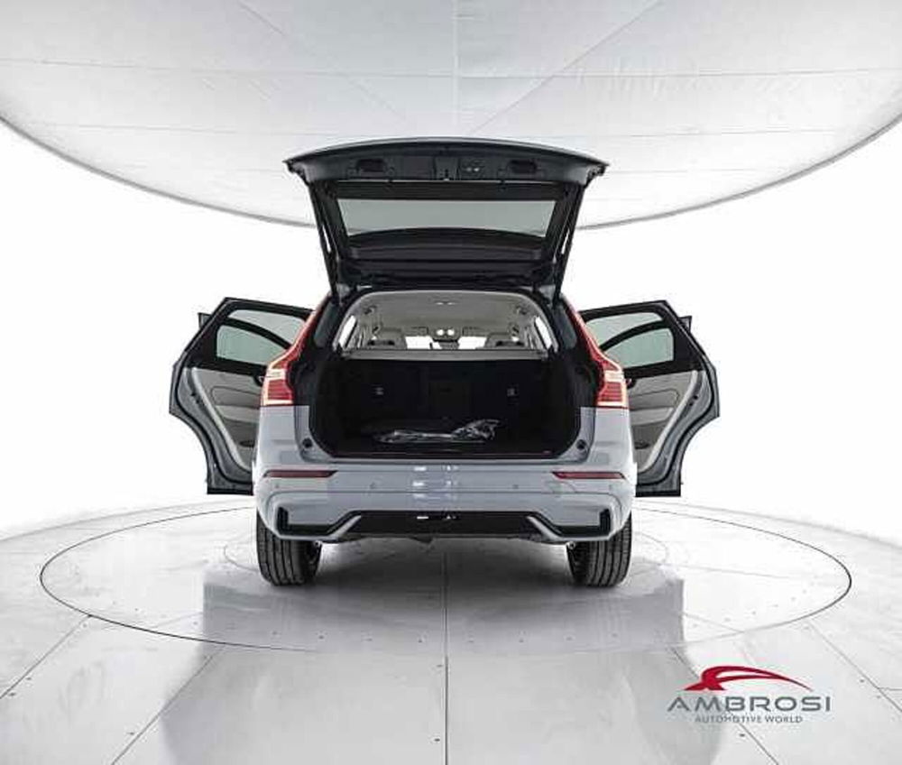 Volvo XC60 nuova a Viterbo (7)