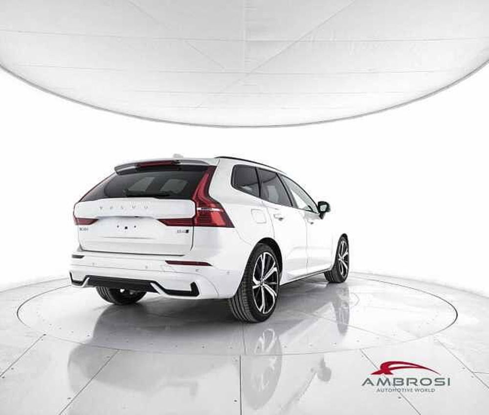 Volvo XC60 nuova a Viterbo (3)