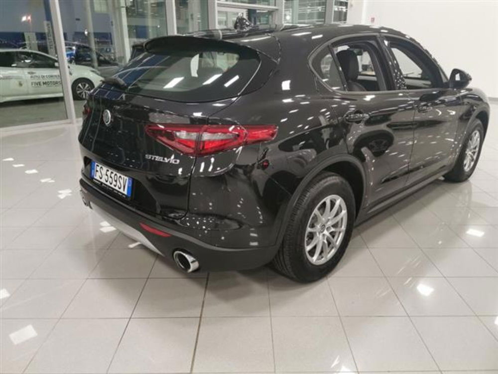 Alfa Romeo Stelvio usata a Brindisi (10)