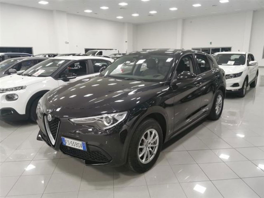 Alfa Romeo Stelvio usata a Brindisi (8)