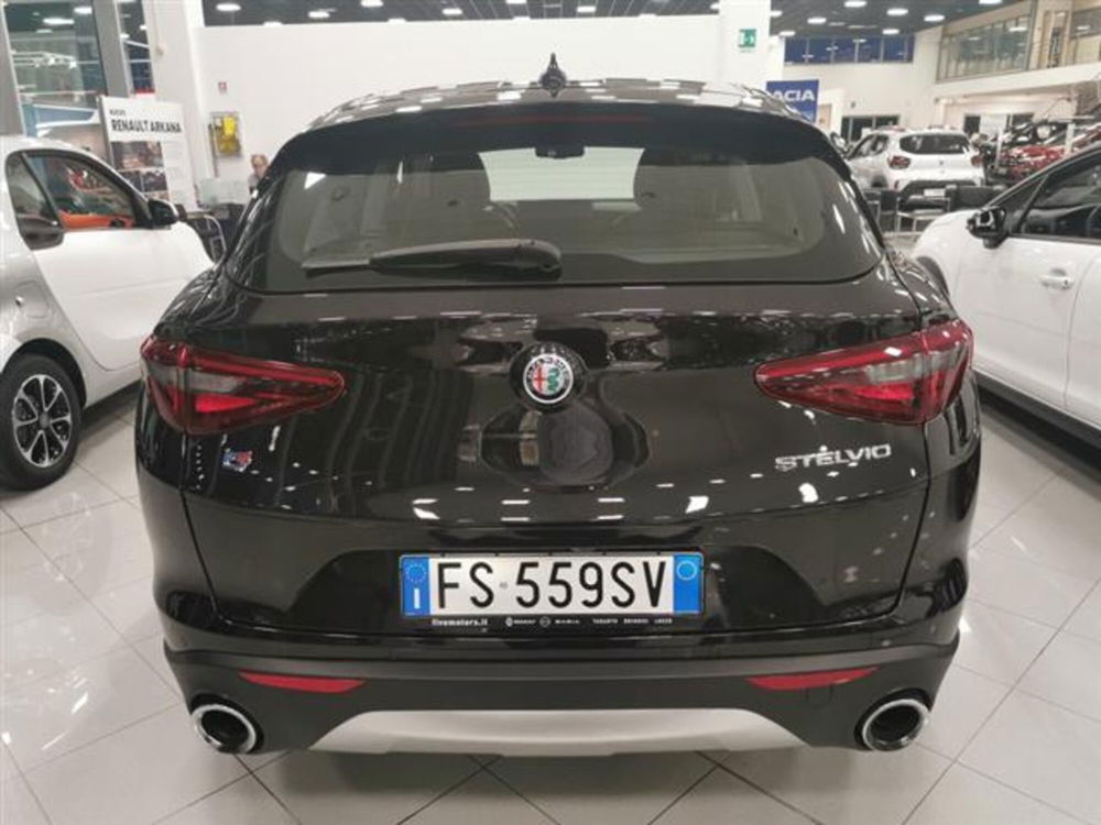 Alfa Romeo Stelvio usata a Brindisi (9)