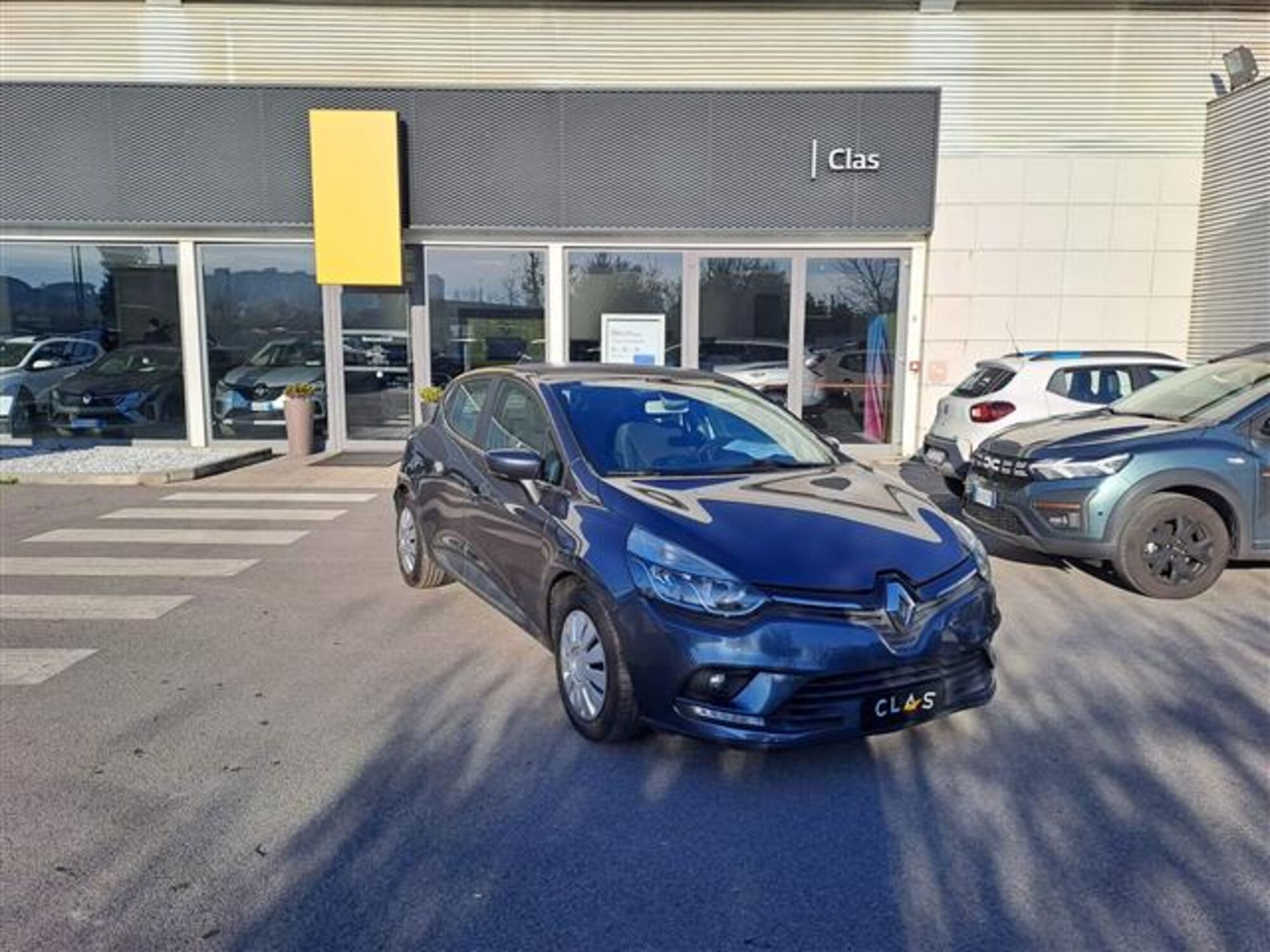 Renault Clio dCi 8V 75CV Start&amp;Stop 5 porte Energy Zen  del 2017 usata a Livorno