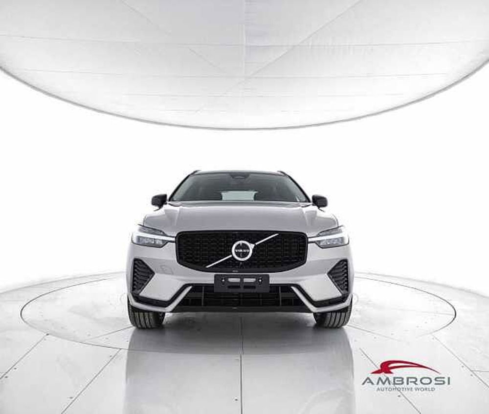 Volvo XC60 B4 (d) AWD automatico Core nuova a Corciano (5)