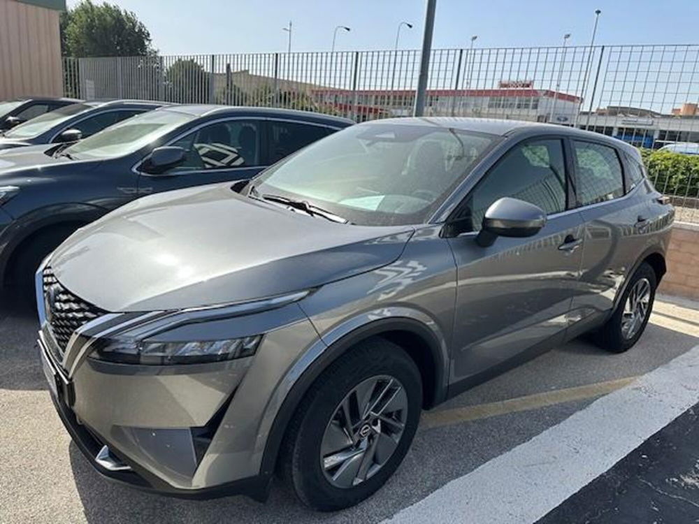 Nissan Qashqai MHEV 140 CV Business del 2022 usata a Brindisi