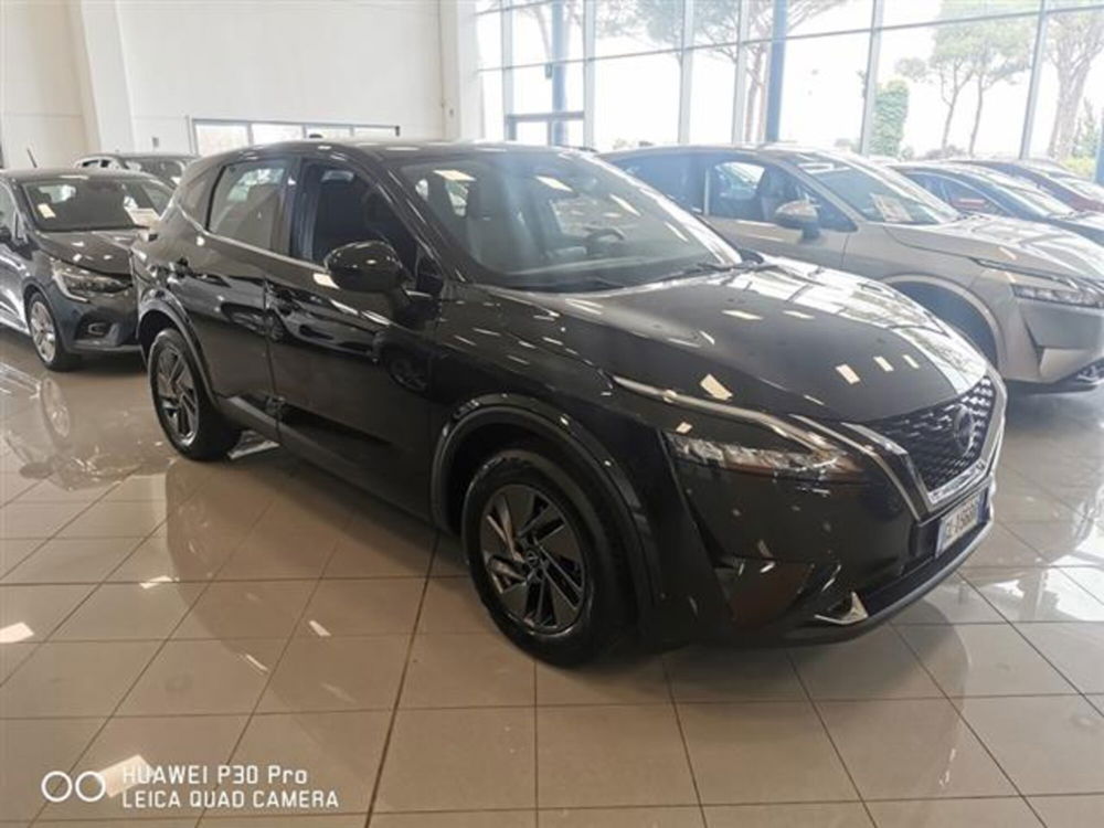 Nissan Qashqai MHEV 140 CV Business del 2022 usata a Brindisi (4)