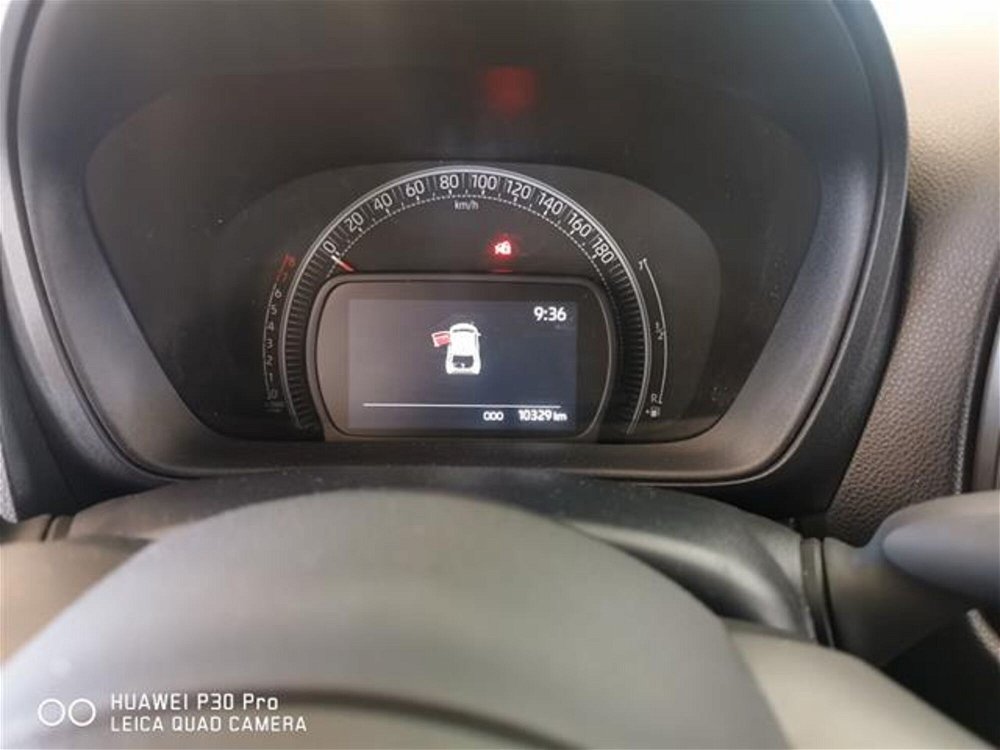 Toyota Aygo X 1.0 VVT-i 72 CV 5 porte Lounge del 2022 usata a Brindisi (5)