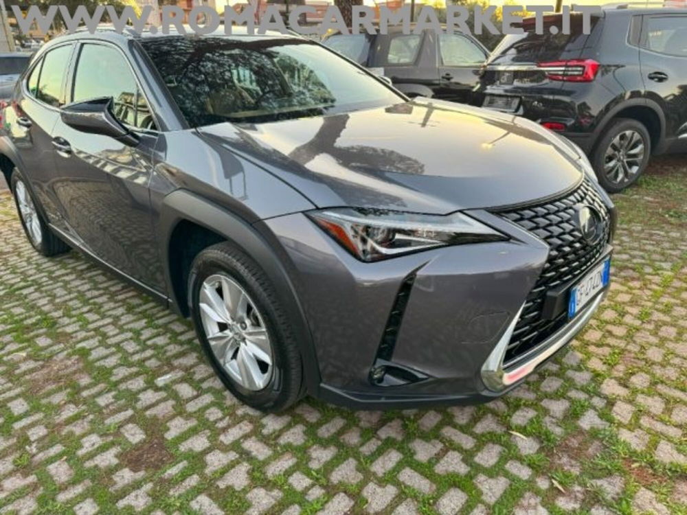 Lexus UX usata a Roma (9)