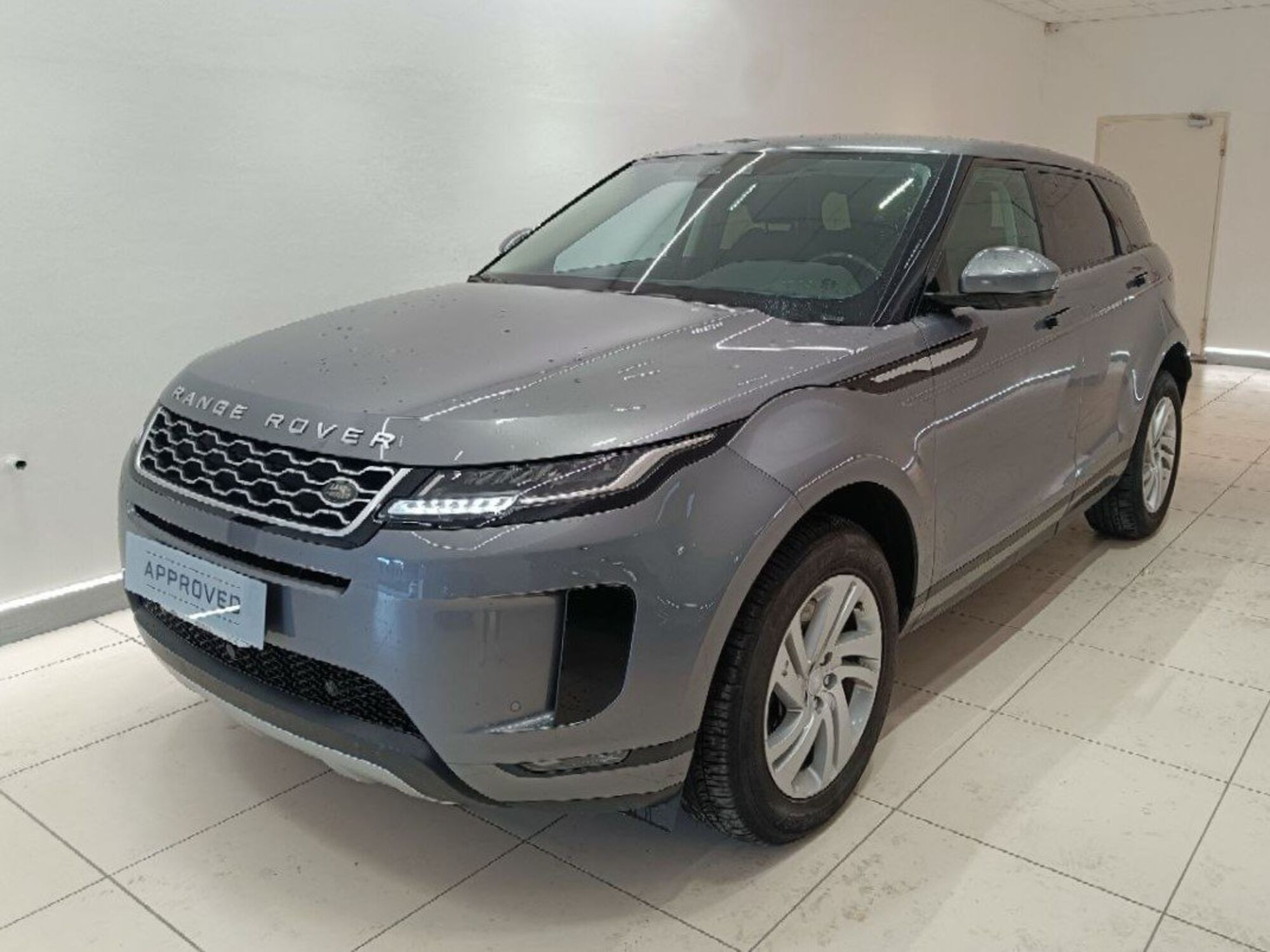 Land Rover Range Rover Evoque 2.0D I4-L.Flw 150 CV AWD Auto HSE del 2019 usata a Savona