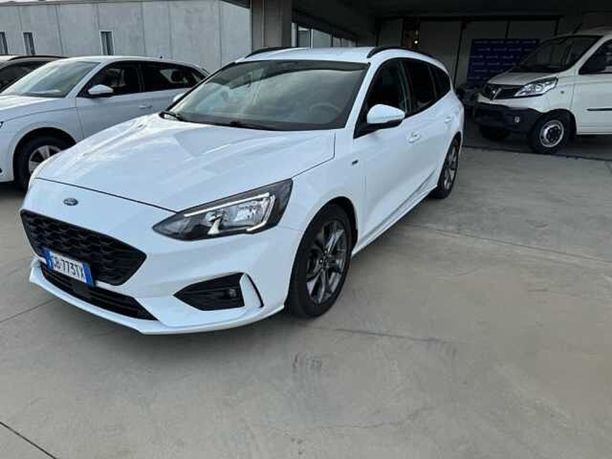 Ford Focus Station Wagon 1.0 EcoBoost 125 CV automatico SW ST-Line  del 2020 usata a Cagliari