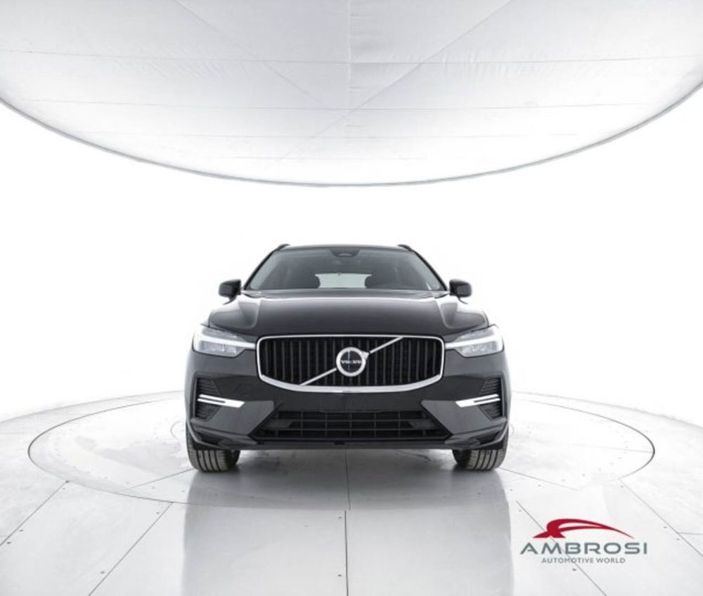 Volvo XC60 B4 (d) AWD automatico Plus Dark nuova a Corciano (5)