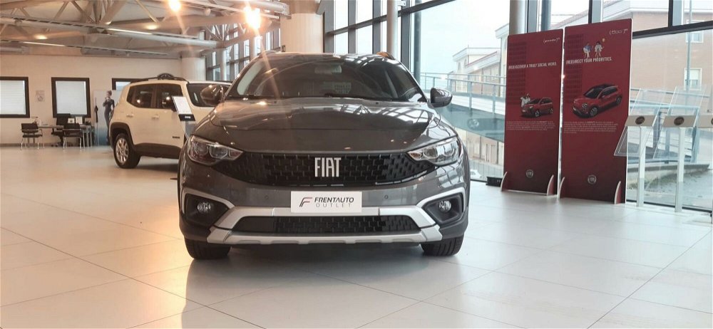 Fiat Tipo Station Wagon Tipo SW 1.5 t4 hybrid Cross 130cv dct nuova a Campobasso (2)