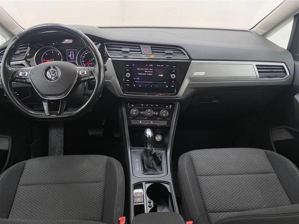 Volkswagen Touran 1.6 TDI 115 CV SCR DSG Executive BlueMotion Tech.  del 2018 usata a Lurate Caccivio (3)
