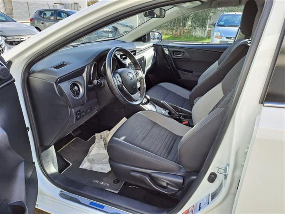 Toyota Auris usata a Livorno (10)