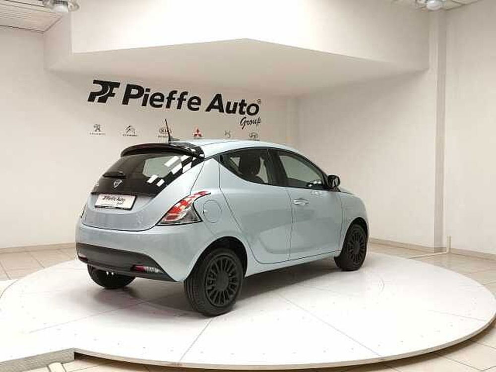 Lancia Ypsilon nuova a Teramo (6)