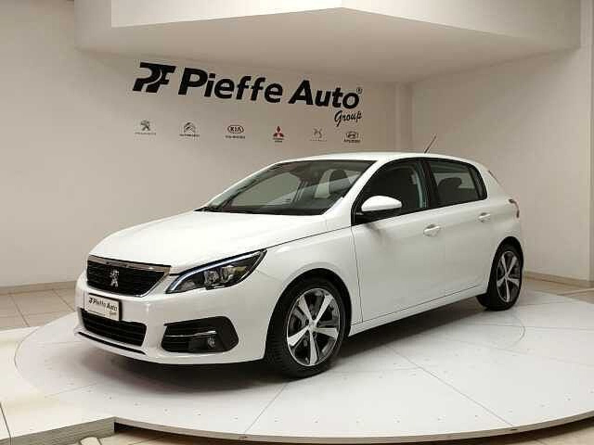 Peugeot 308 PureTech Turbo 130 S&amp;S Active  del 2020 usata a Teramo