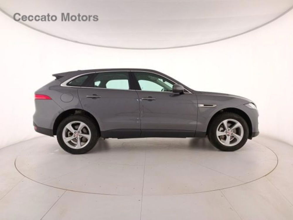 Jaguar F-Pace 2.0 D 180 CV AWD aut. Prestige  del 2019 usata a Padova (3)