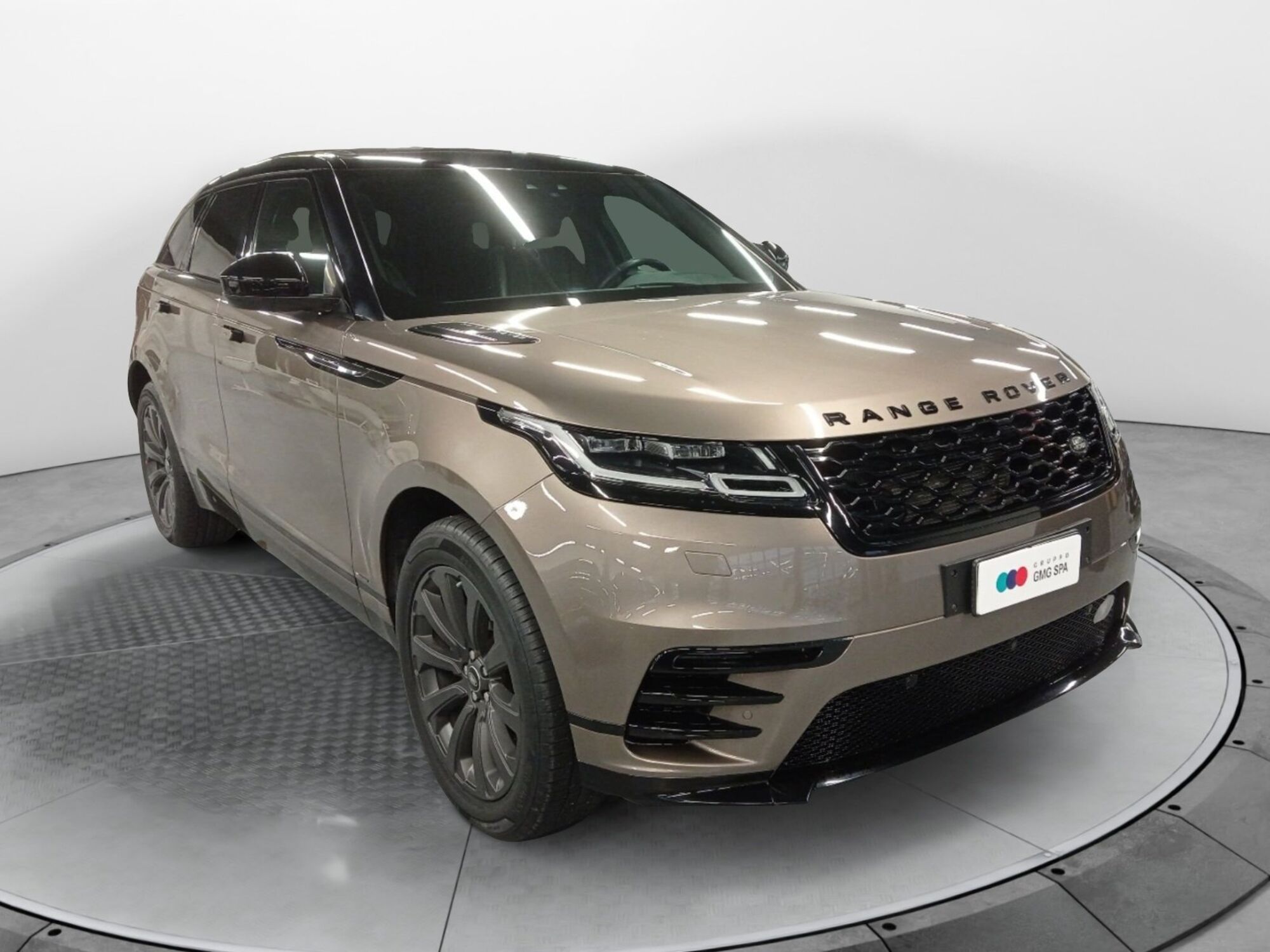 Land Rover Range Rover Velar 2.0D I4 240 CV R-Dynamic SE  del 2019 usata a Vinci