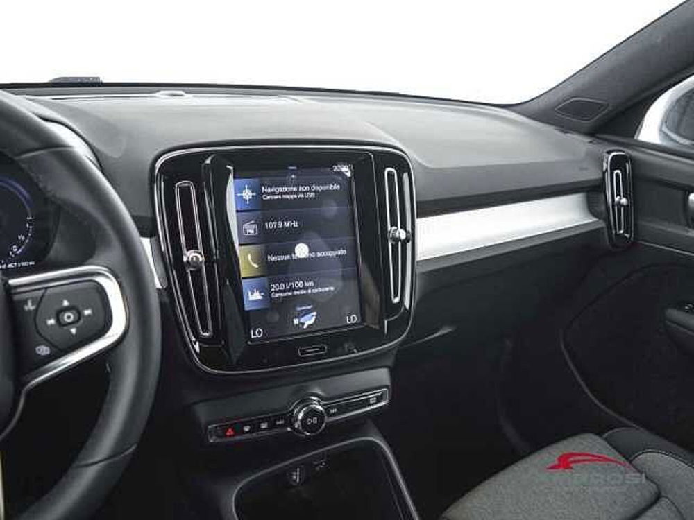 Volvo XC40 nuova a Perugia (18)