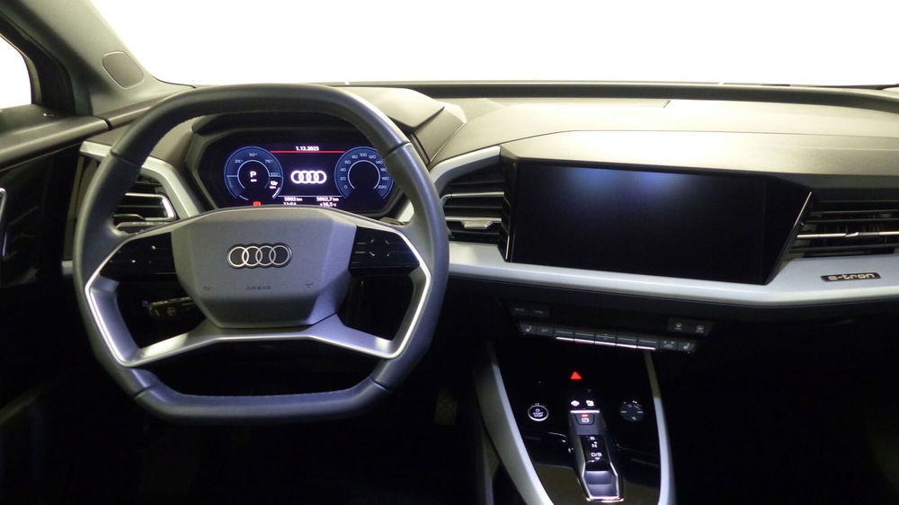 Audi Q4 Sportback usata a Modena (7)