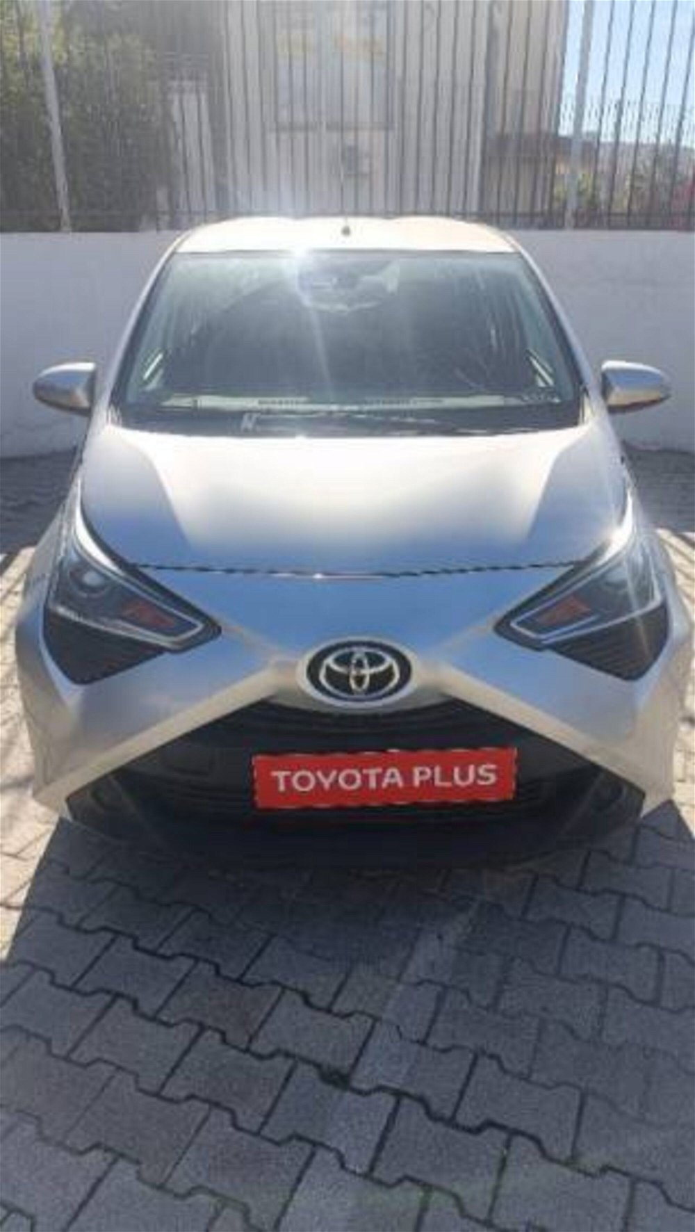 Toyota Aygo 1.0 VVT-i 72 CV 5 porte x-play MMT  del 2019 usata a Siderno (3)