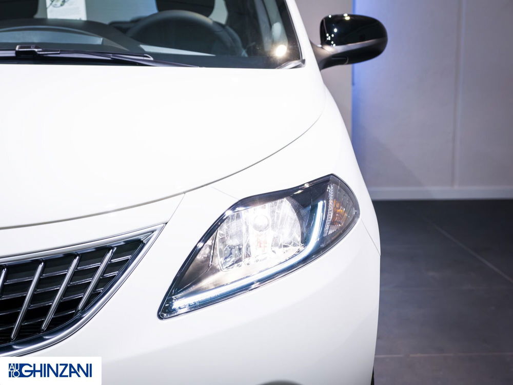 Lancia Ypsilon nuova a Bergamo (15)