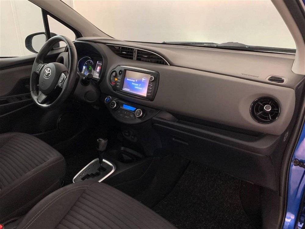 Toyota Yaris 1.5 Hybrid 5 porte Active  del 2018 usata a Torino (5)