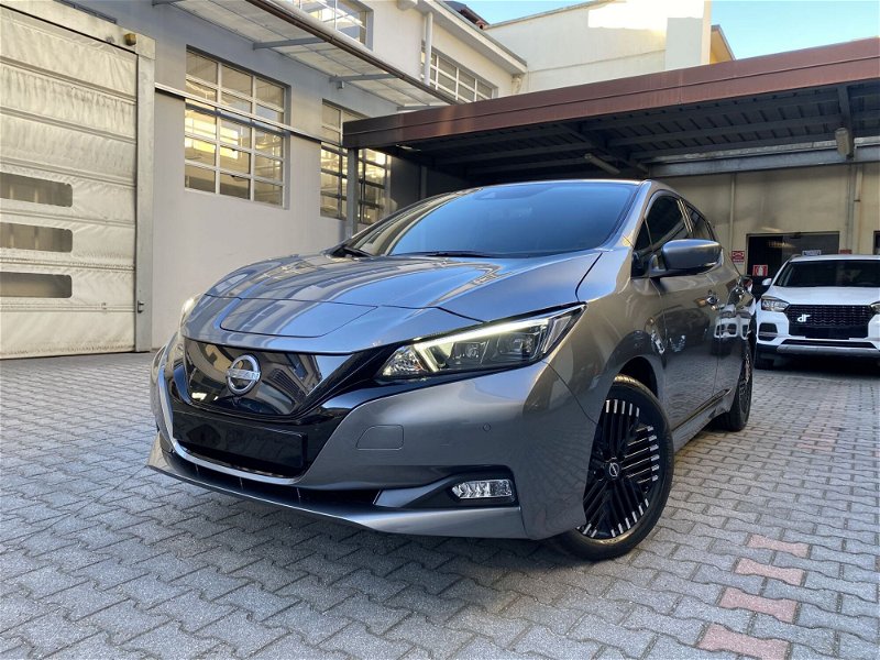 Nissan Leaf Acenta 40 kWh  nuova a Gallarate