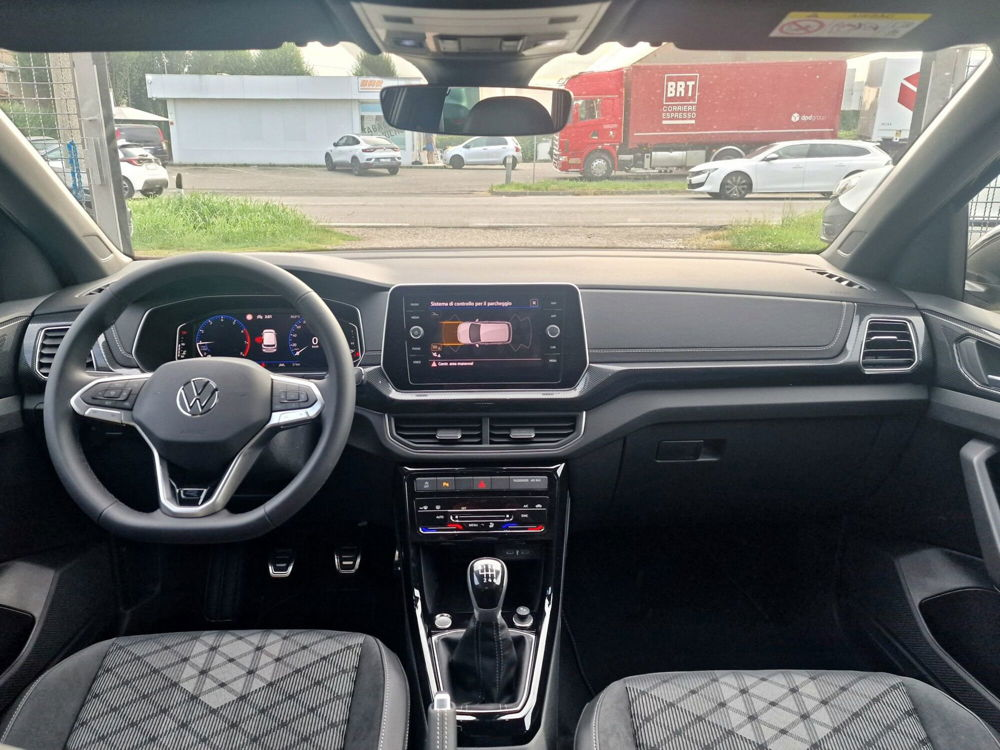 Volkswagen T-Cross nuova a Varese (14)