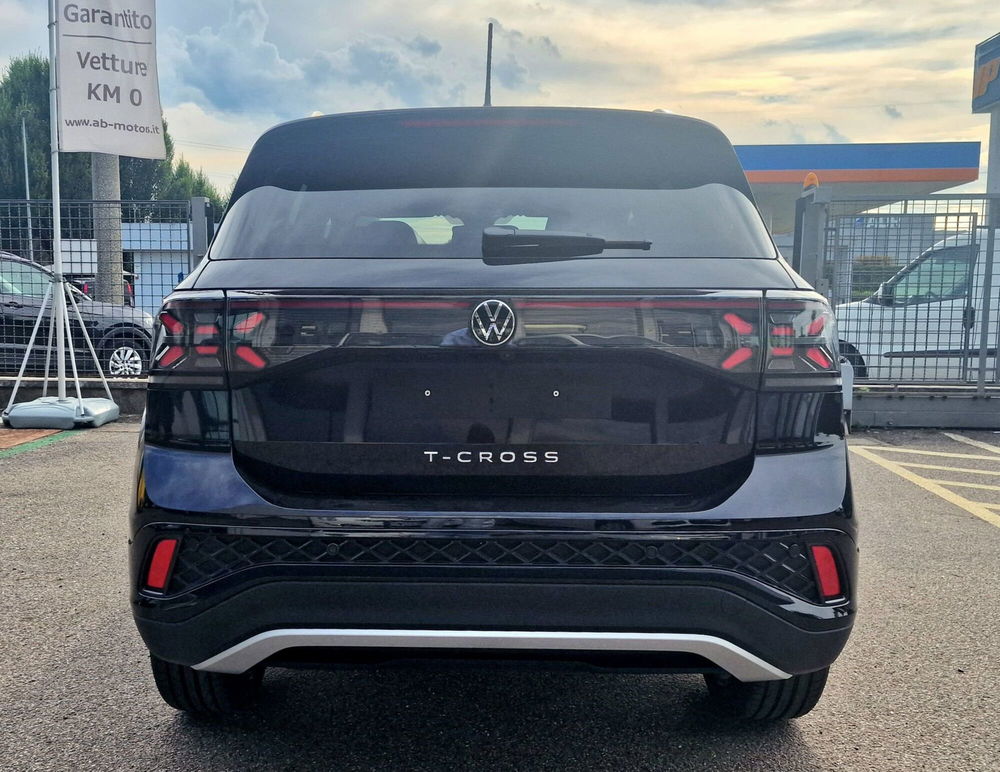 Volkswagen T-Cross nuova a Varese (6)