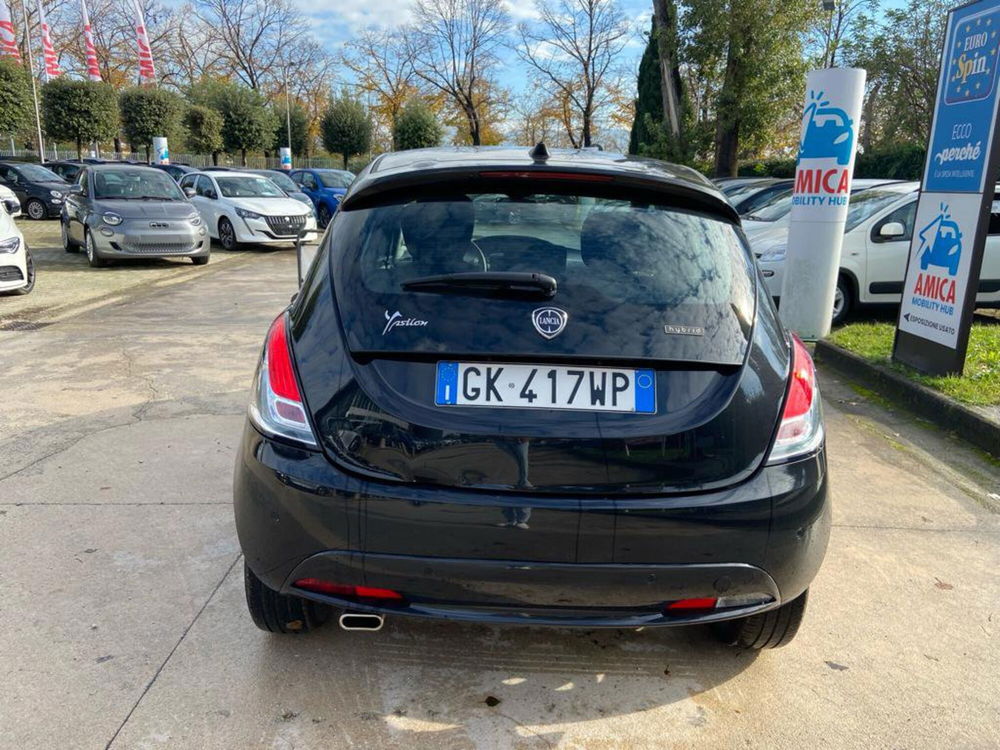 Lancia Ypsilon usata a Caserta (5)