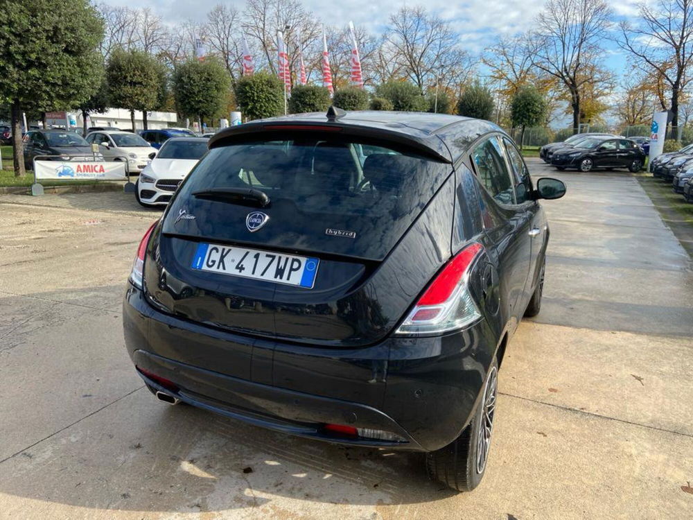 Lancia Ypsilon usata a Caserta (6)