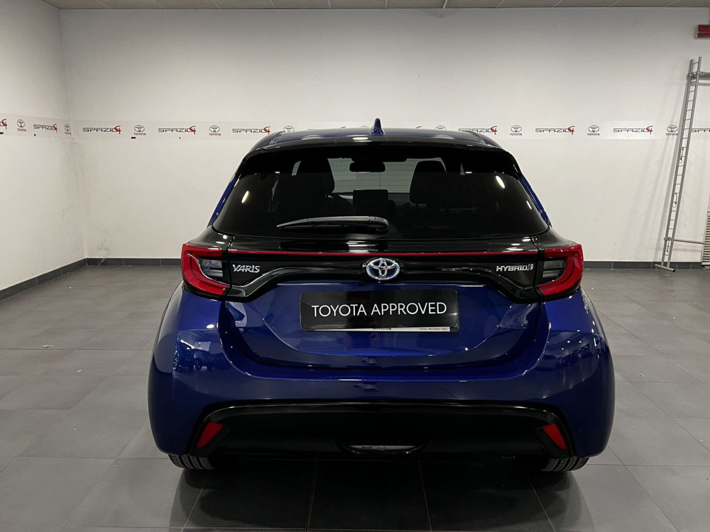 Toyota Yaris 1.5 Hybrid 5 porte Lounge del 2020 usata a Torino (4)