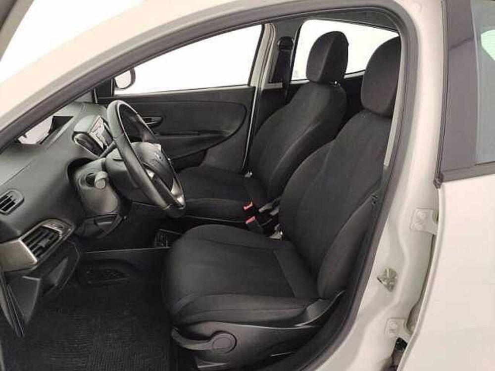 Lancia Ypsilon usata a Torino (16)